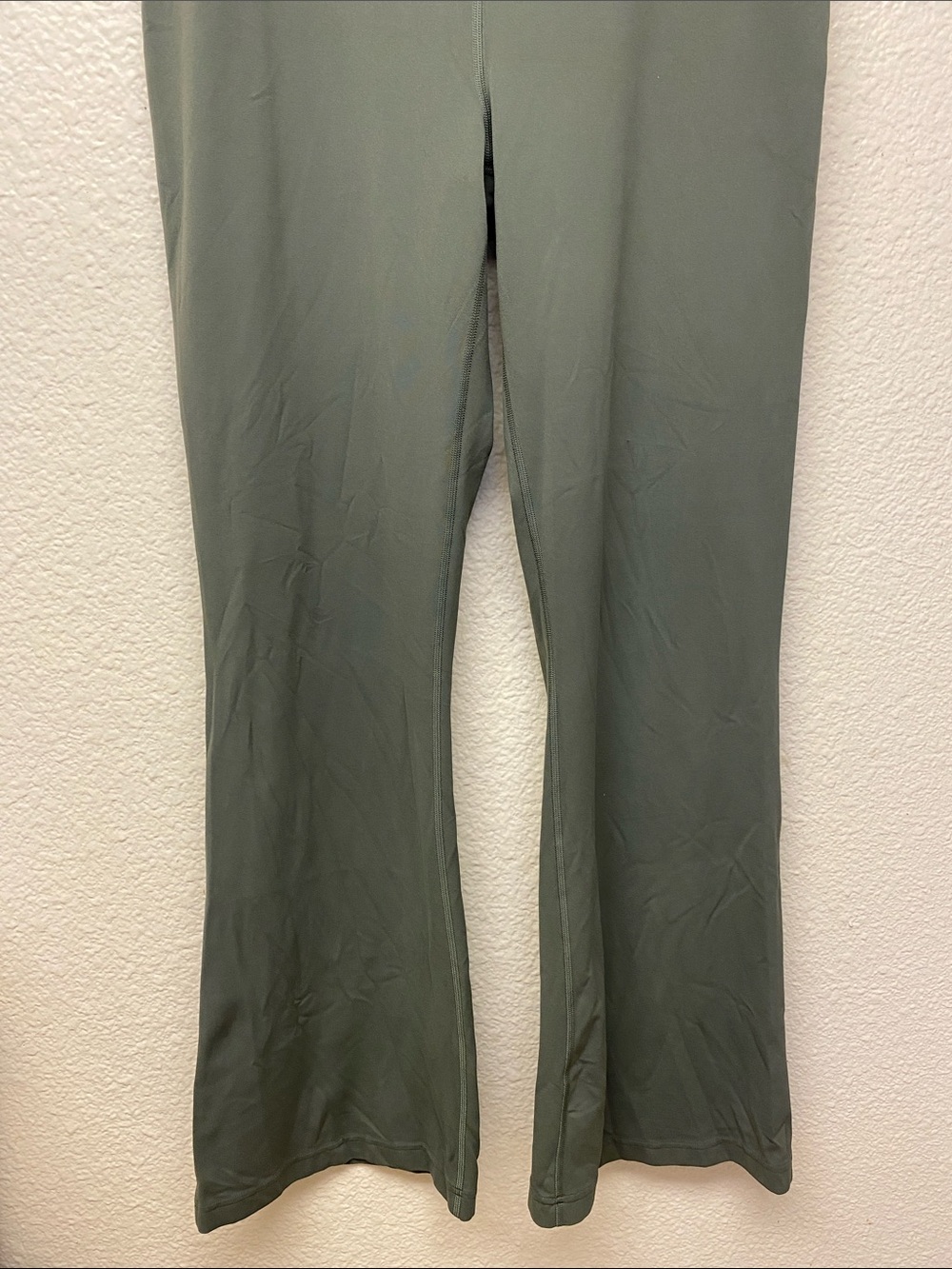 Lululemon Grove Super High-Rise Dark Olive Green Flare Yoga Pants-EUC!!💚💚 - Picture 3 of 9